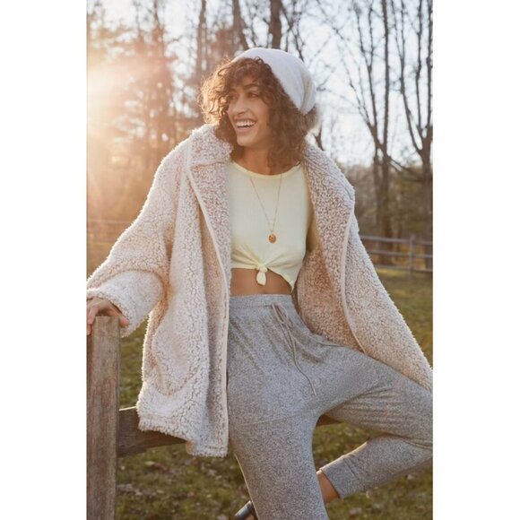 URBAN OUTFITTERS Shaila Oversized Fuzzy Lounge Jacket in Natural, Size L - Picture 10 of 10